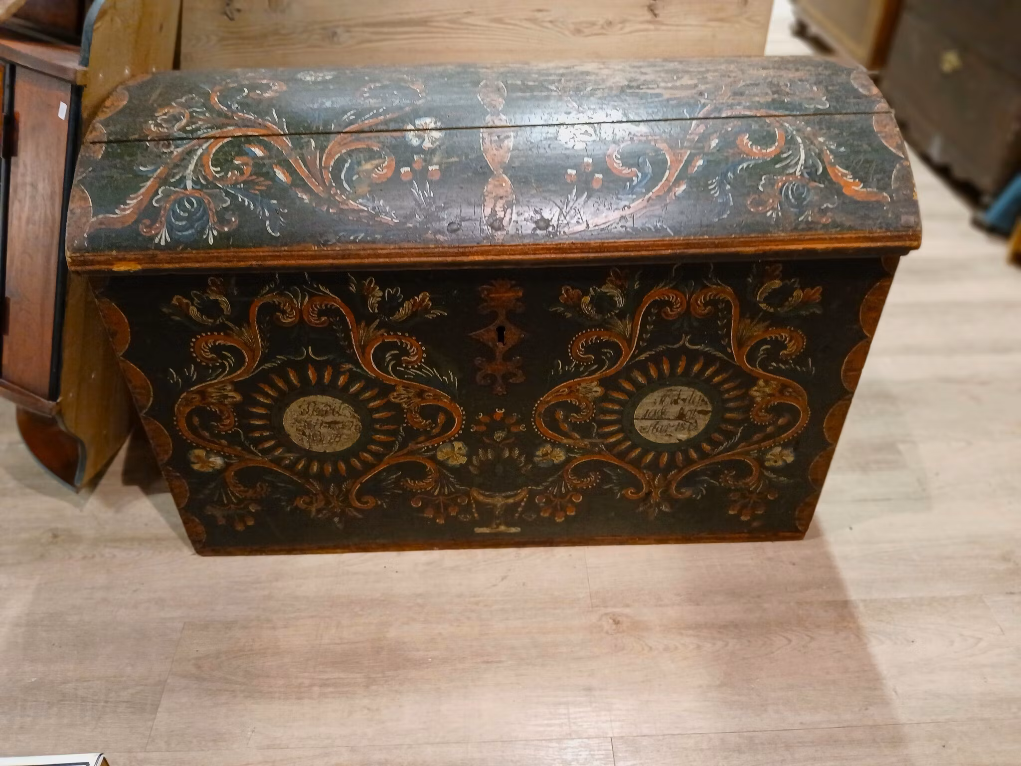 Rosemalt kiste L - 102 cm anno 1812