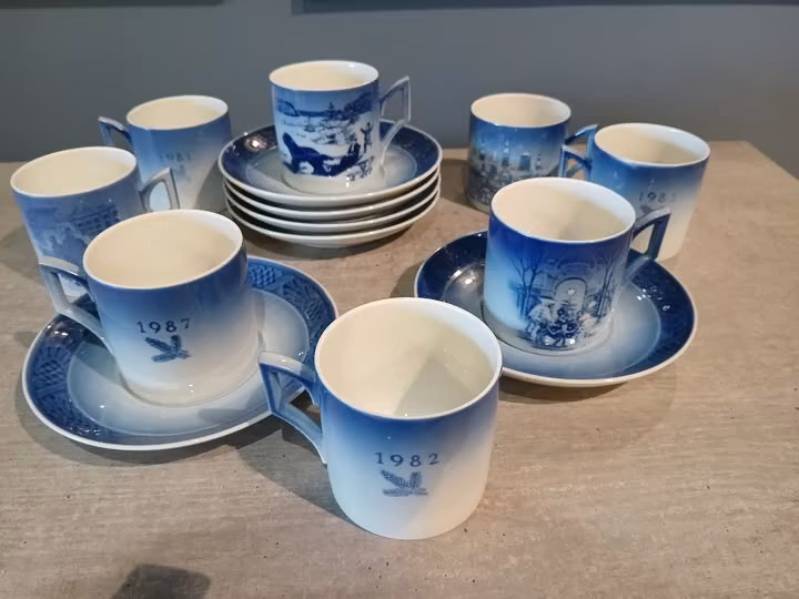 Royal Copenhagen , Julekopper ,  Har 6 skåler