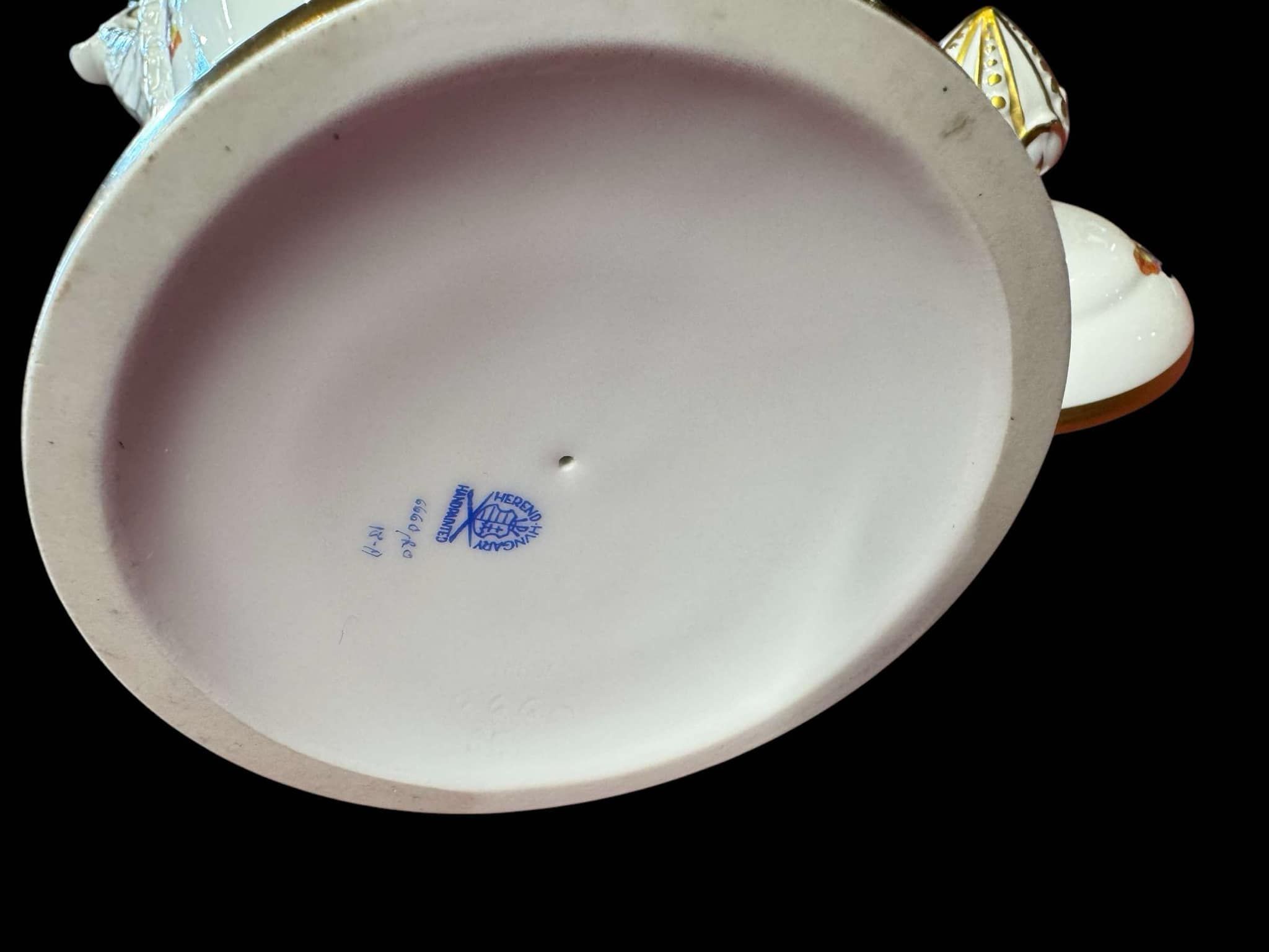 Herend Urne med lokk. Høyde 38 cm.