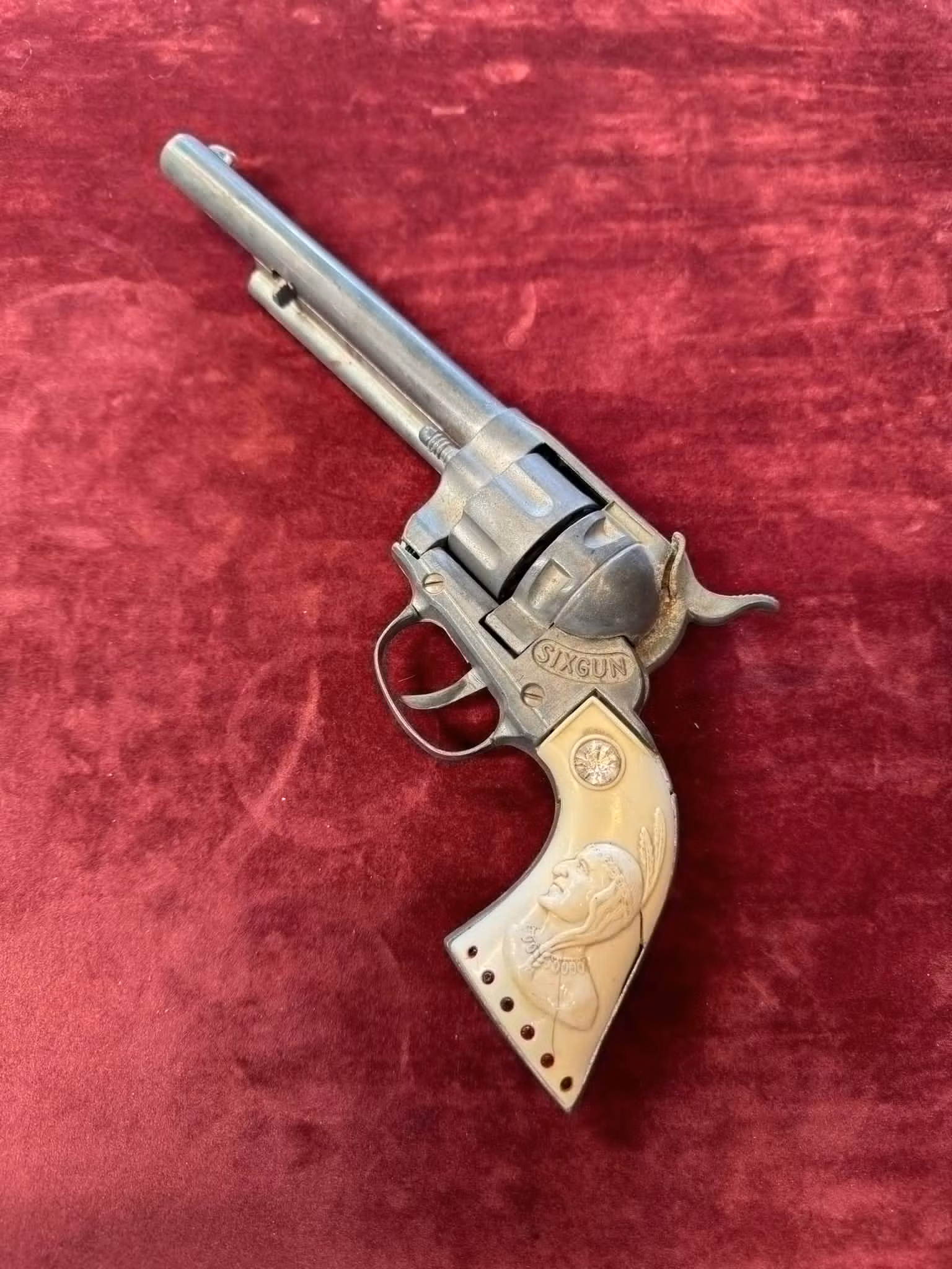 Lekepistol «Sixgun» kruttlapp pistol fra 1950-tallet.