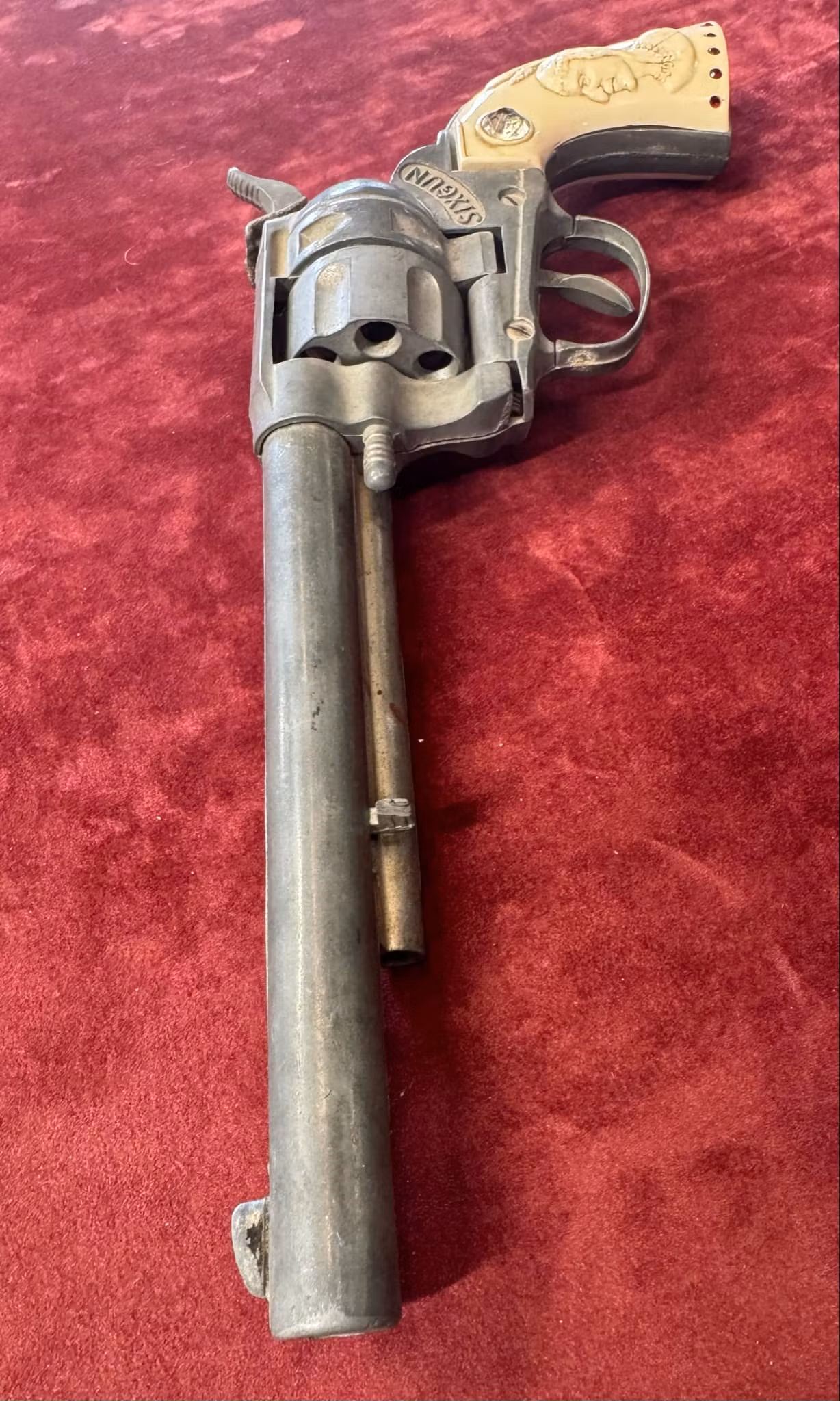 Lekepistol «Sixgun» kruttlapp pistol fra 1950-tallet.