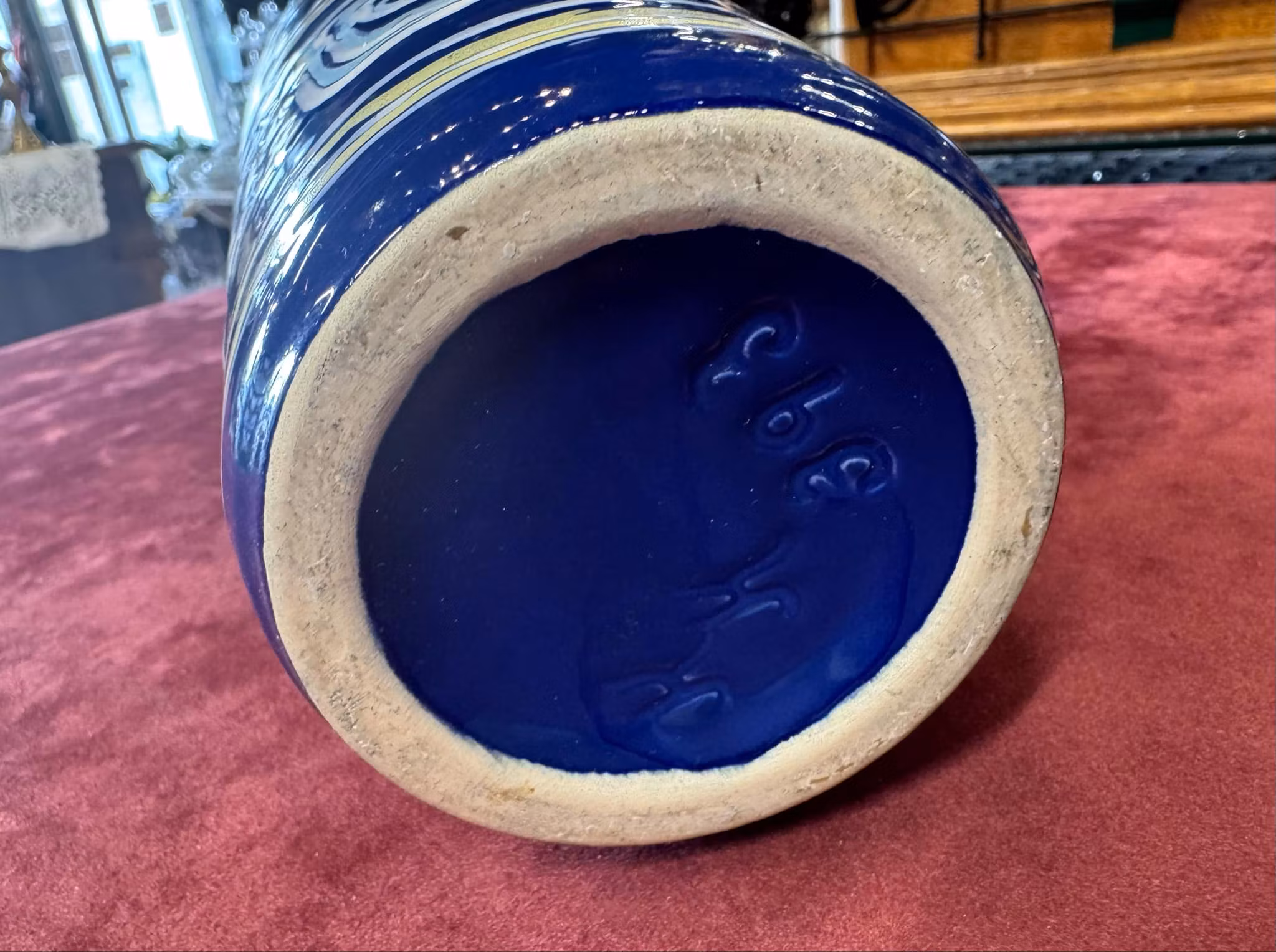 Vase fra Kråkerøy Keramikk. Høyde 26 cm.