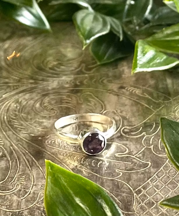 Kristallring med ametist  och sterling silver stl 6