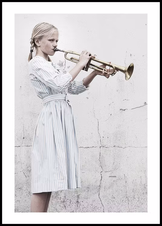 ”Trumpet girl”