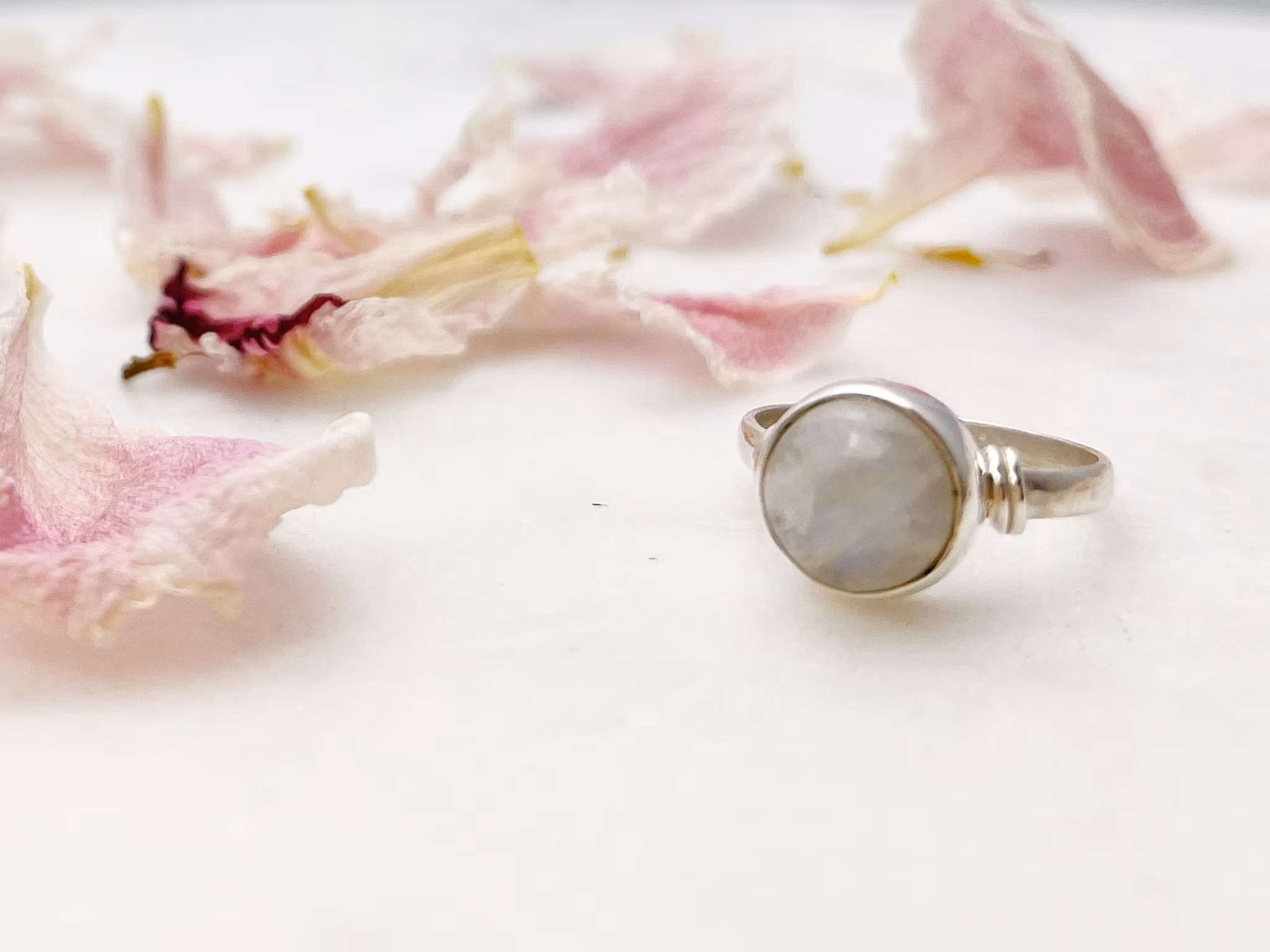 Kristallring med regnbågs månsten och sterling silver #2