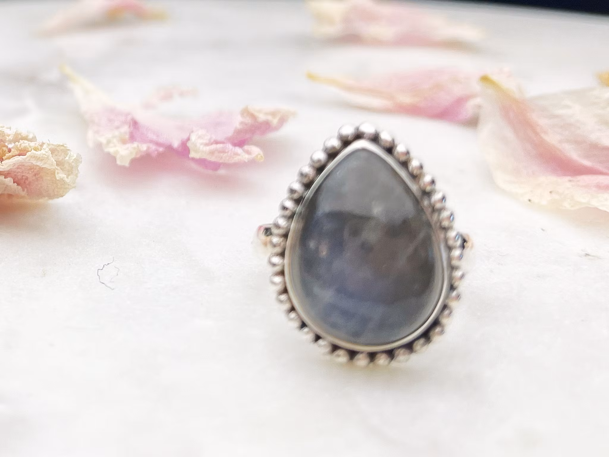 Kristallring med Labradorit  och sterling silver