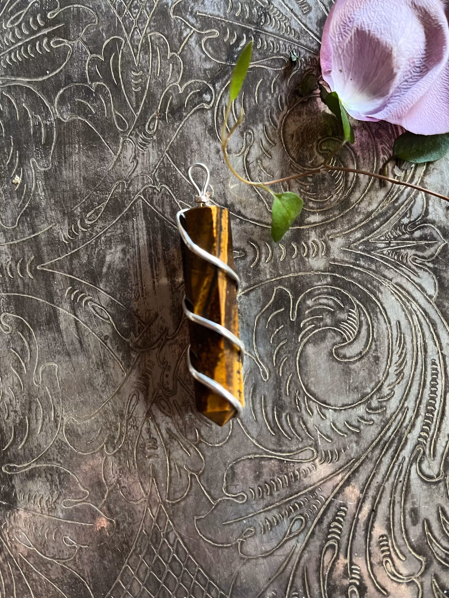 Tigeröga, hänge twist