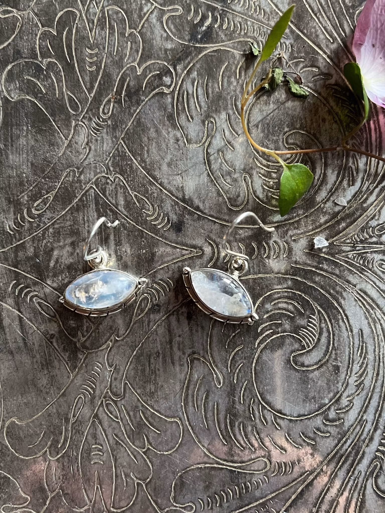 Kristallörhänge med Månsten och sterling silver