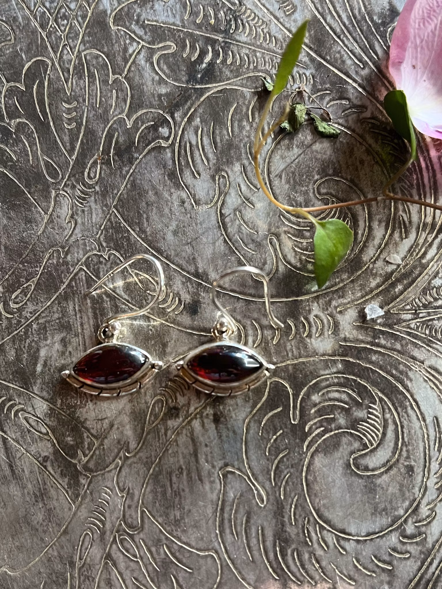 Kristallörhänge med Granat och sterling silver