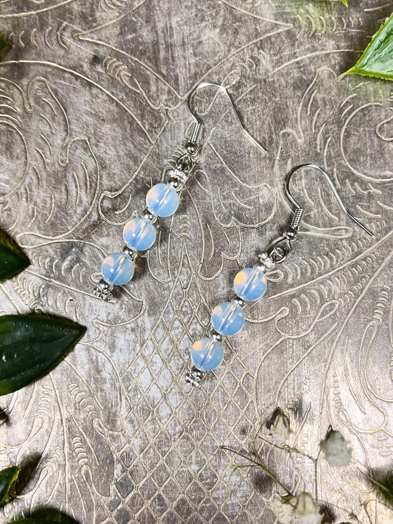 Kristallörhänge med opalit (nickelfritt)