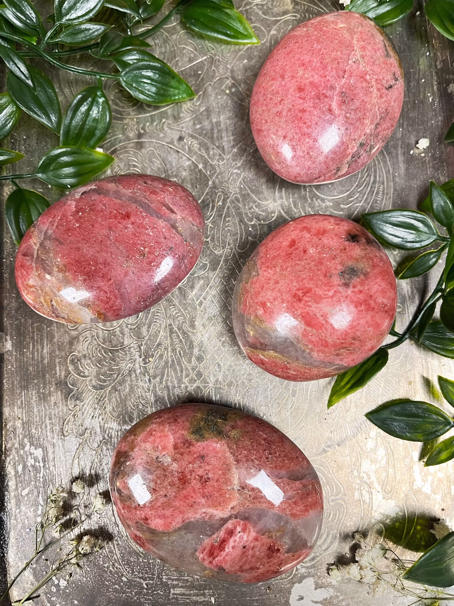 Rhodonit, touchstones mellan