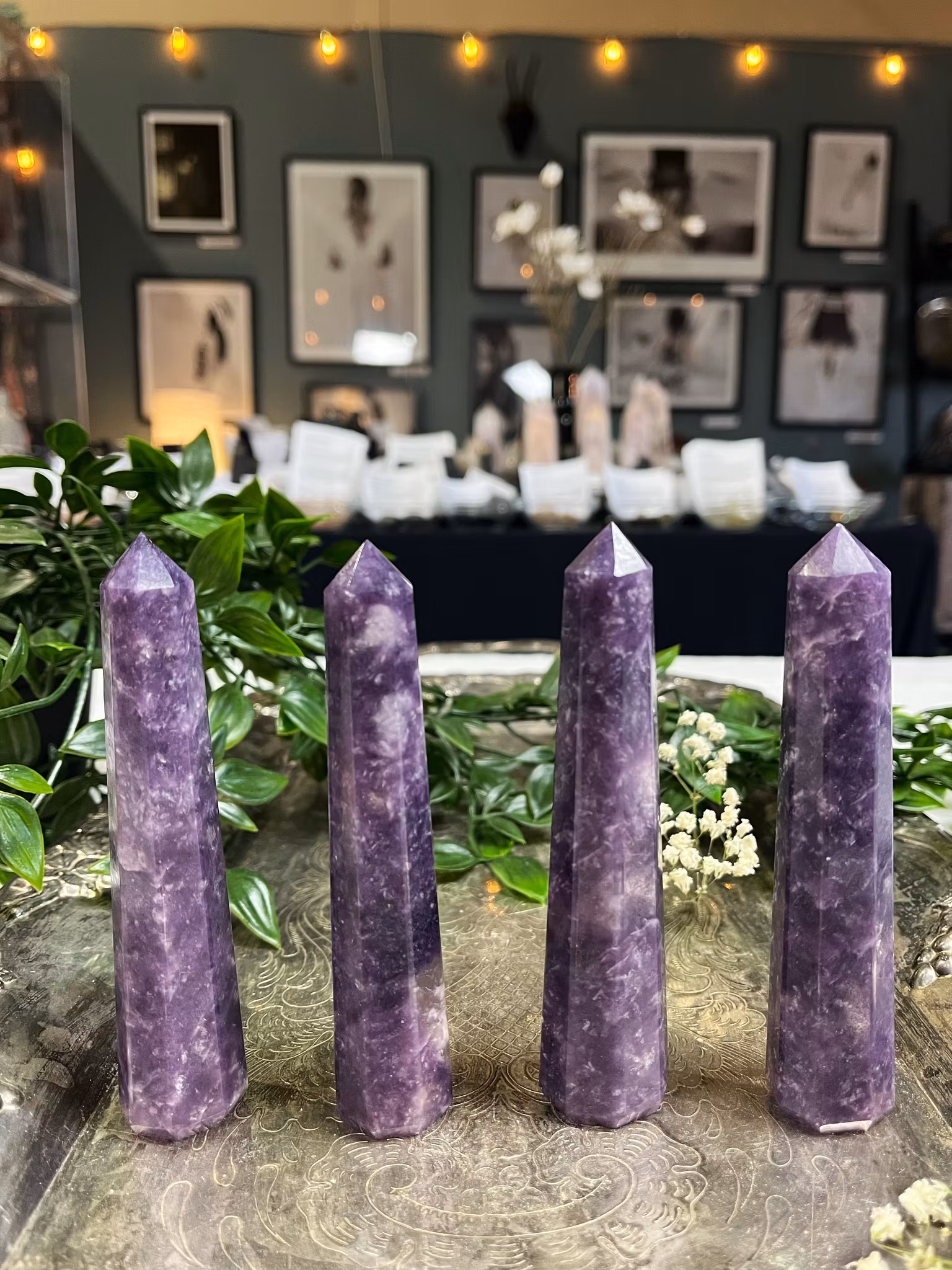 Lepidolit, torn obelisk