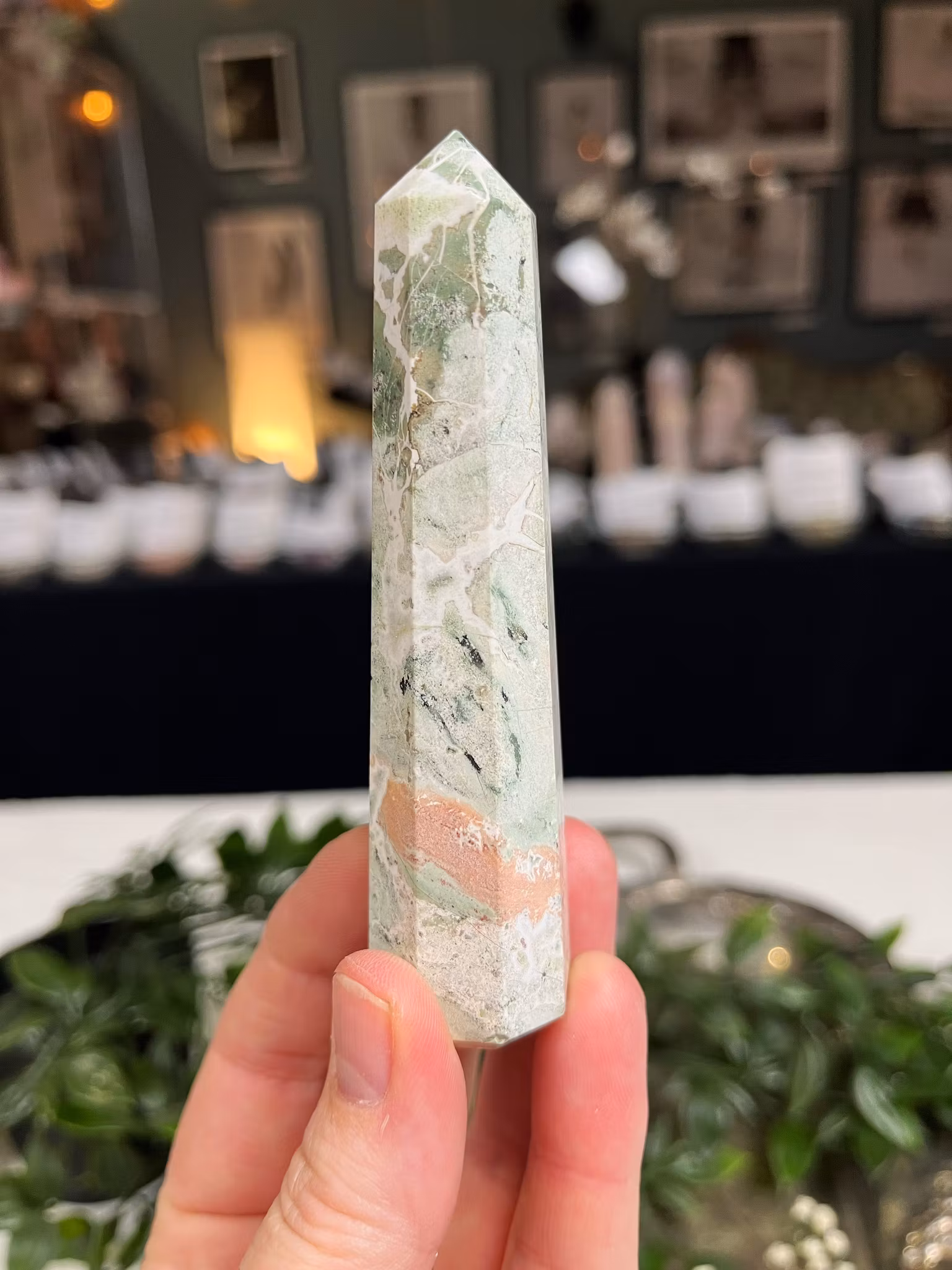 Grön Sardonyx torn polerad (obelisk) L
