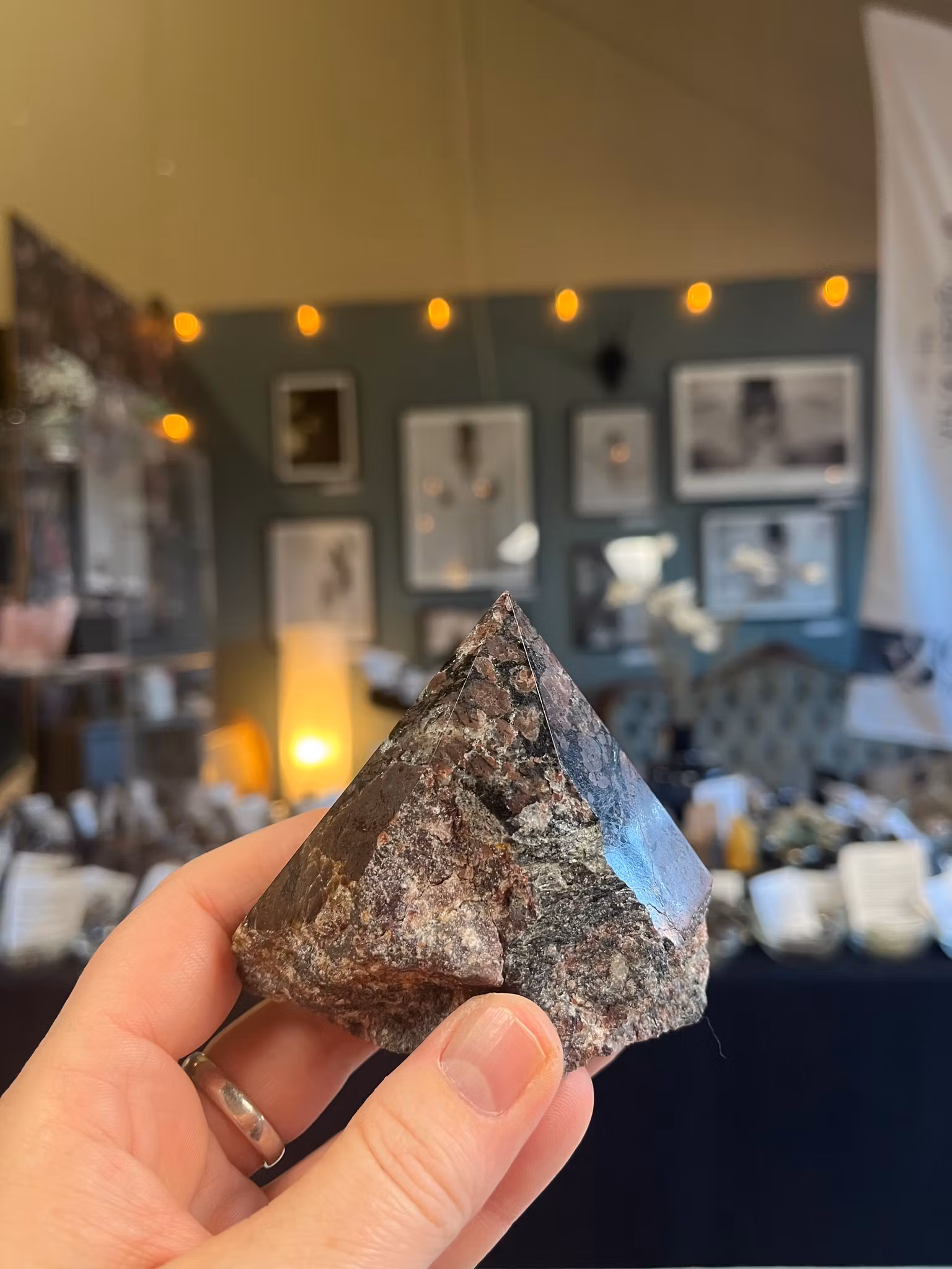 Granat, halvpolerad spets D