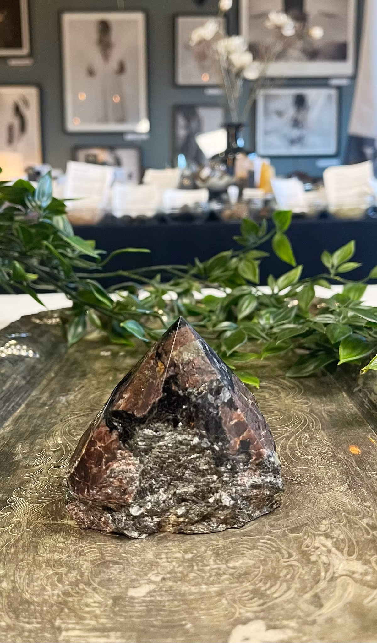 Granat, halvpolerad spets G