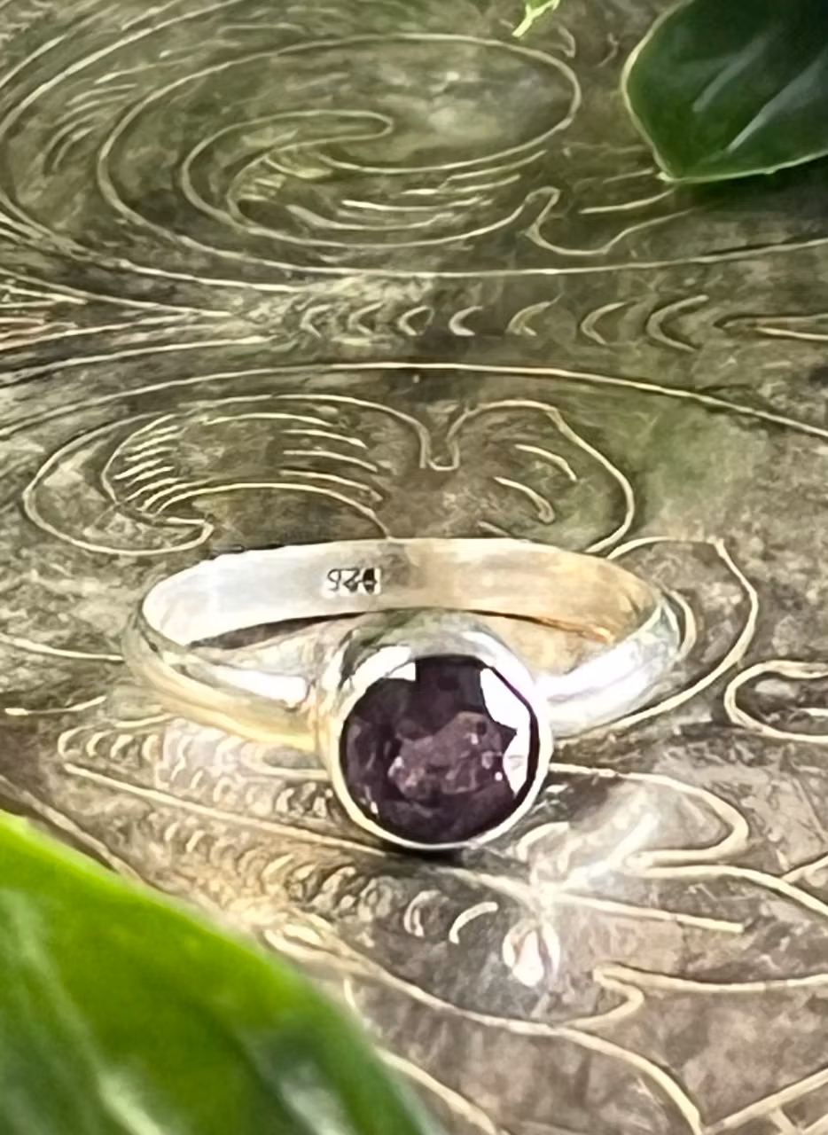 Kristallring med ametist  och sterling silver stl 7