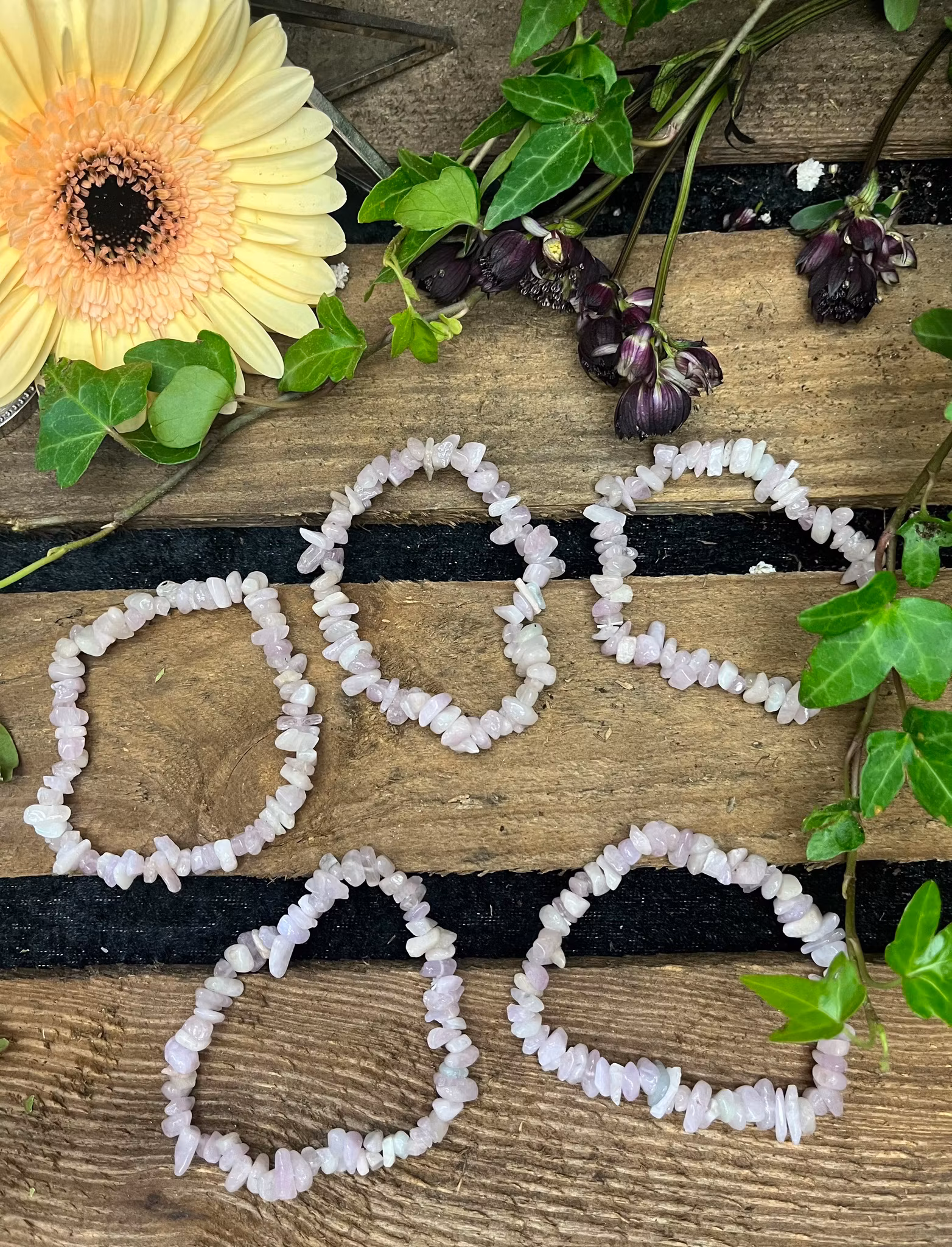 Kunzit, Armband Chips