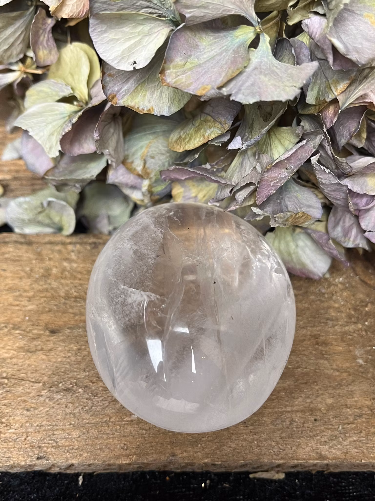 Bergskristall  palmstone mellan