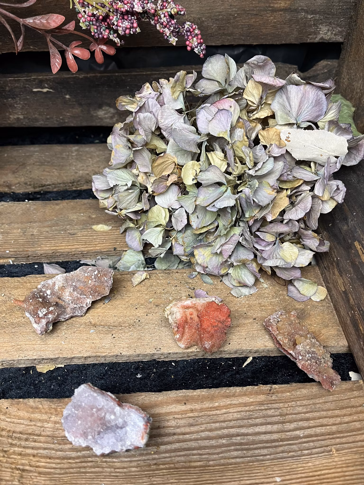 Ametist med hematoid kluster mini