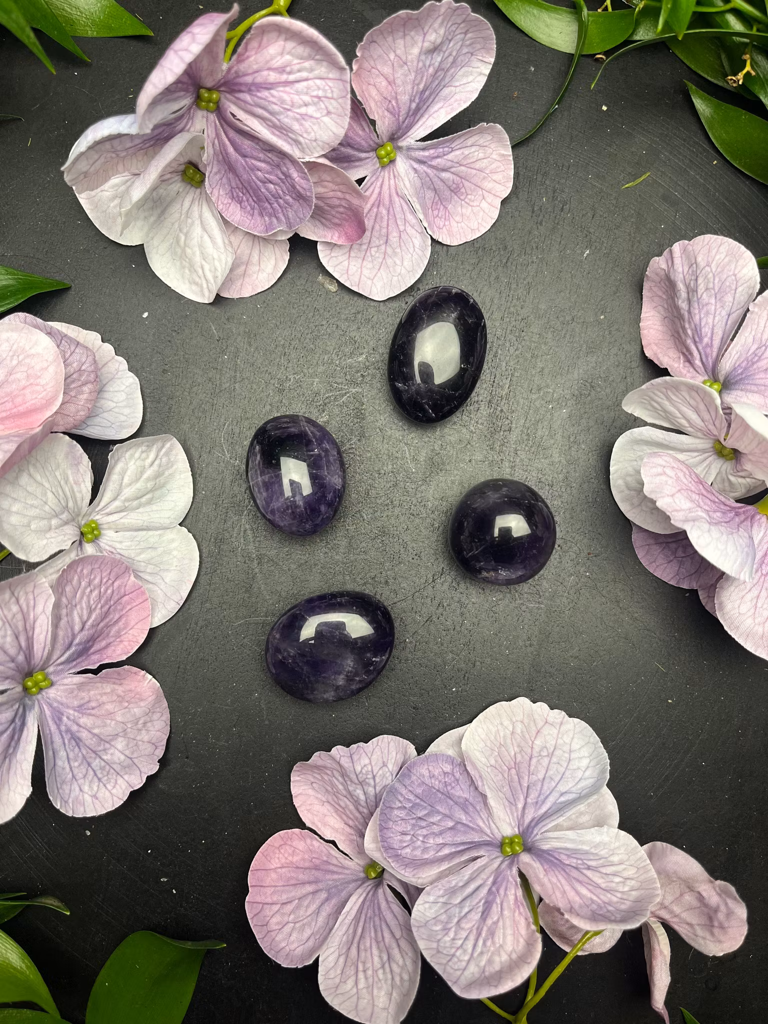 Ametist,mörk Cuddle stone AA+