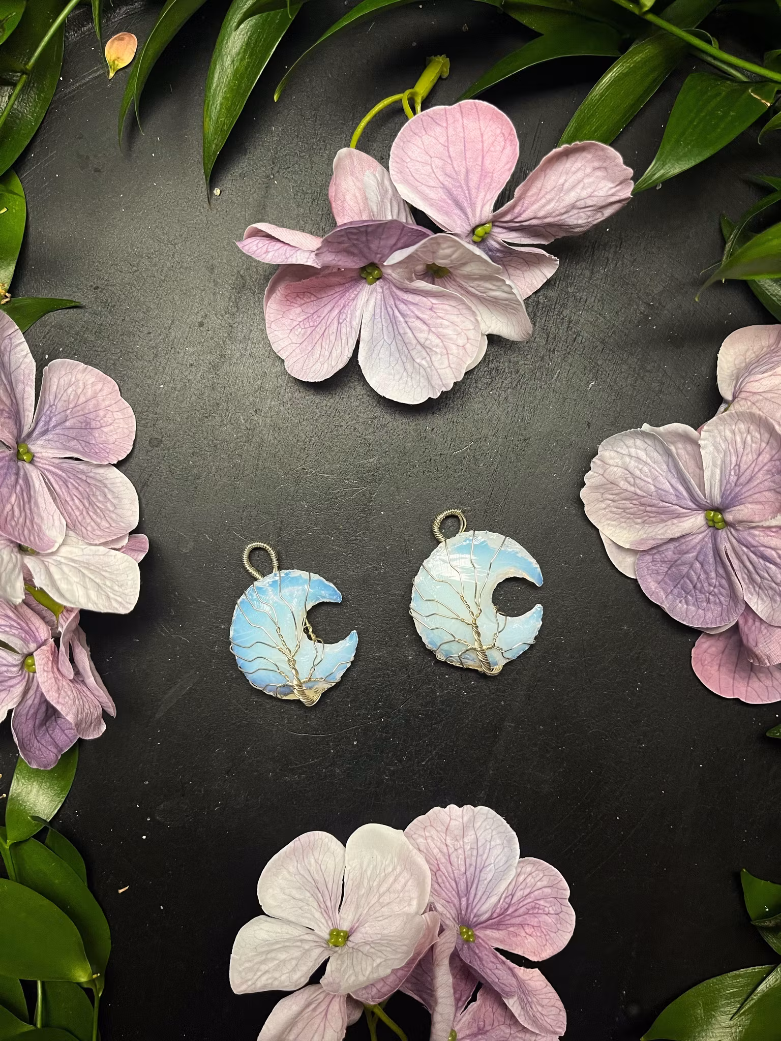 Kristallhänge måne opalite silverpläterad