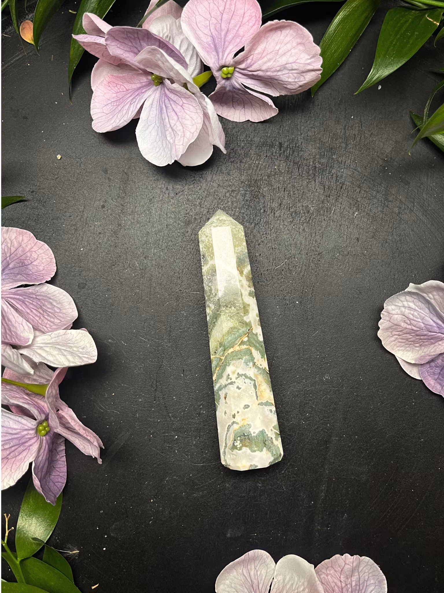 Grön Sardonyx torn polerad (obelisk) B