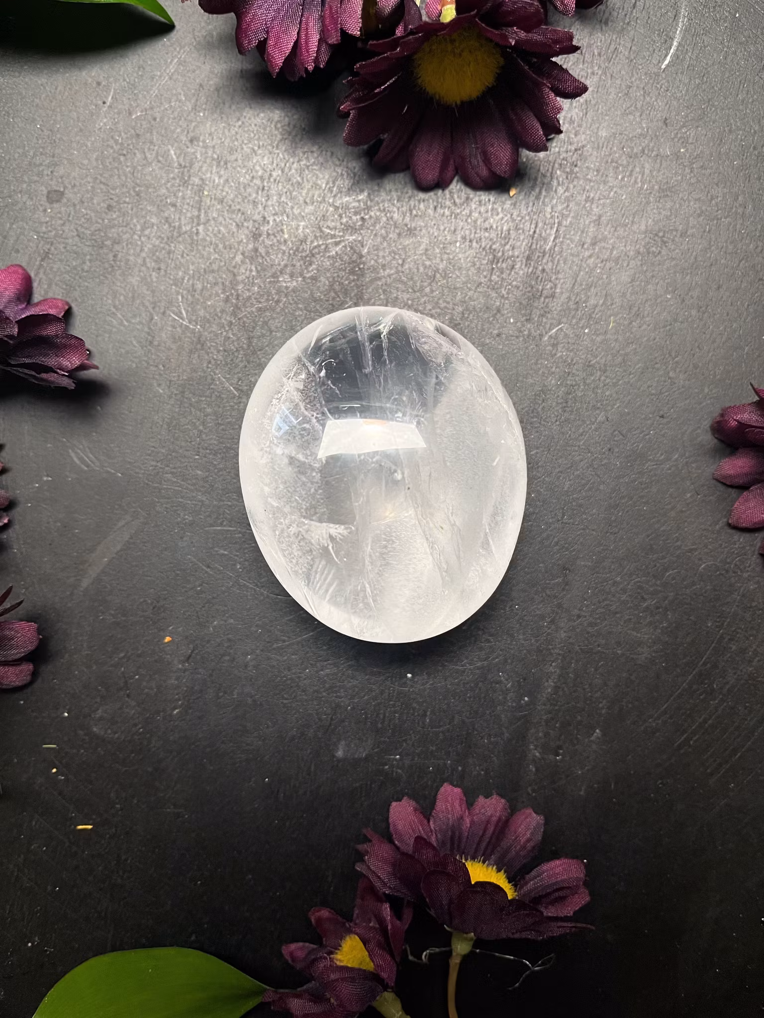 Bergskristall  palmstone mellan