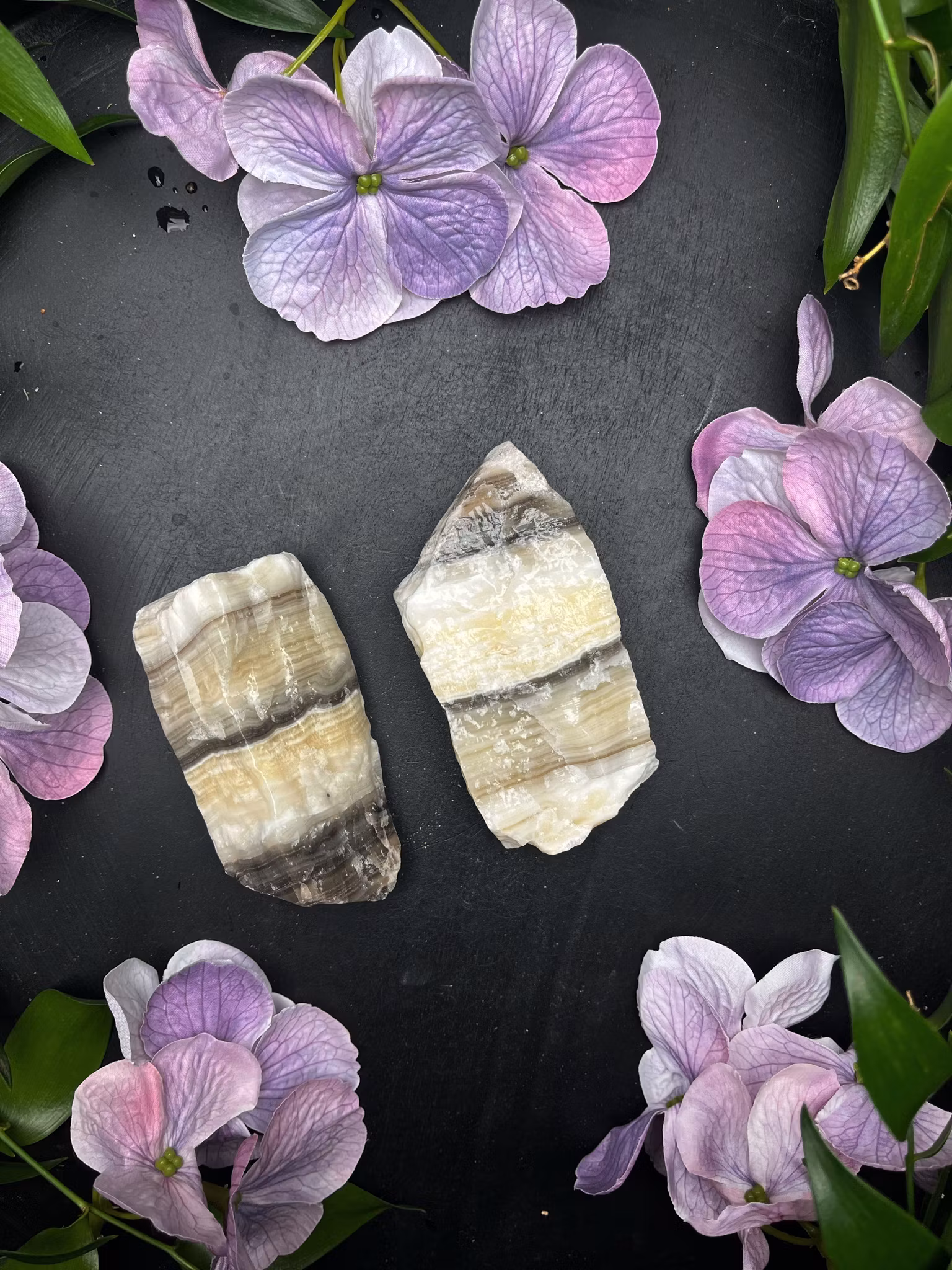 Zebra kalcit rå mellan