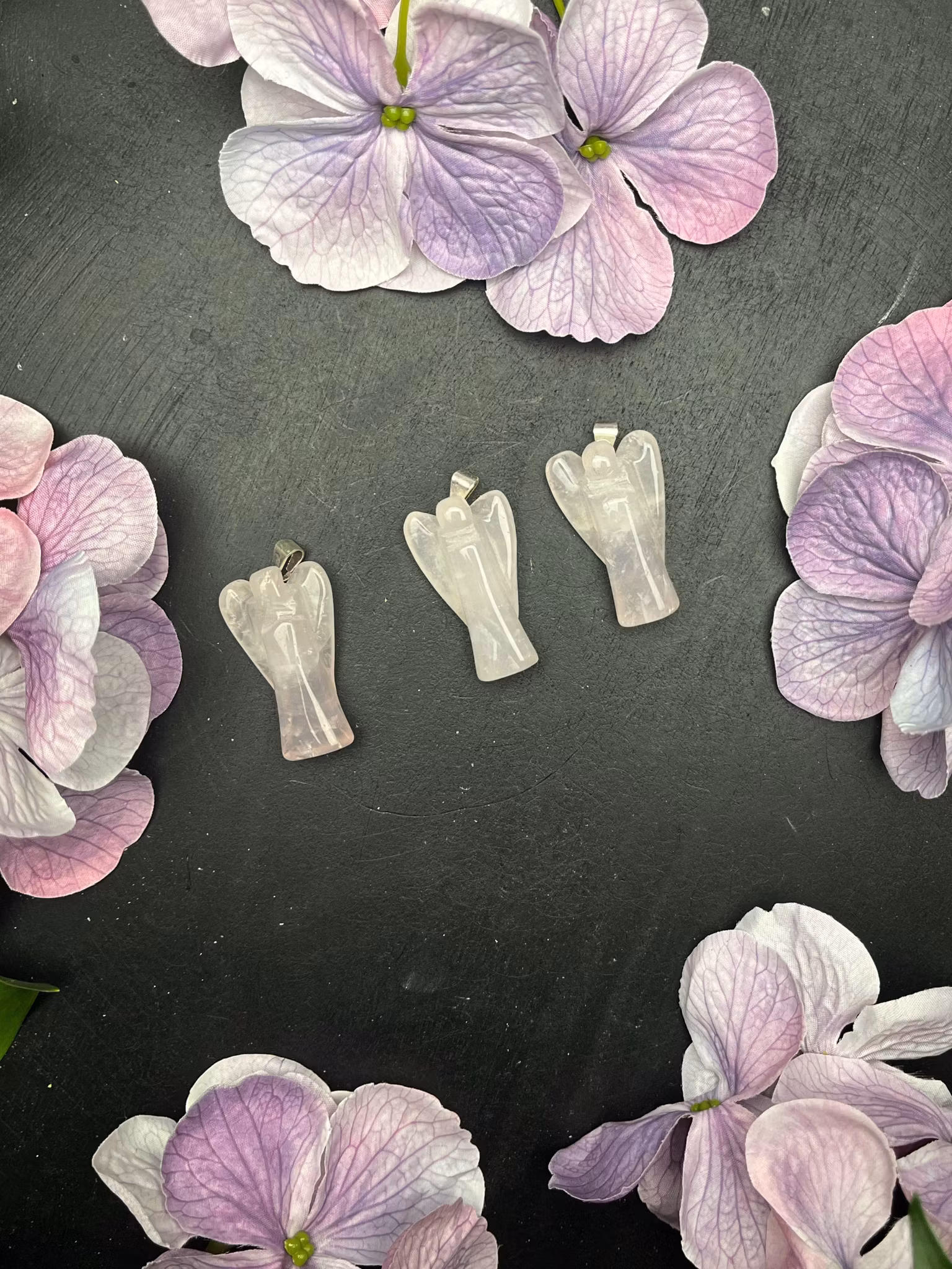 Rosenkvarts hänge ängel