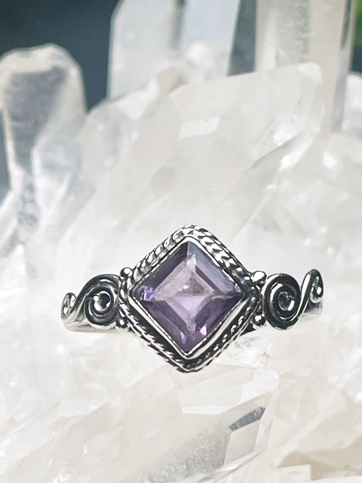 Kristallring med ametist  och sterling silver stl 8