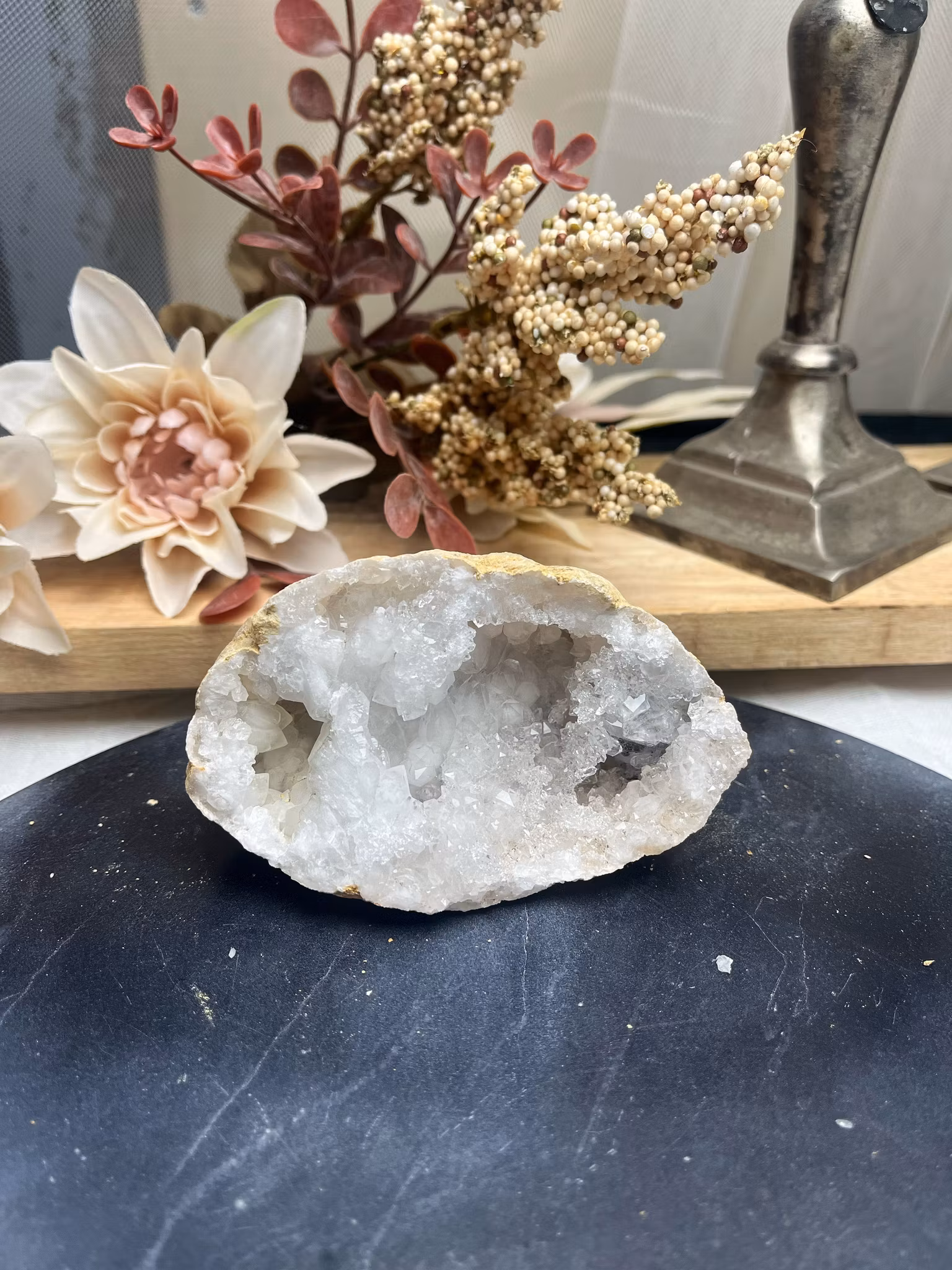 Vit kalcit geod halv 1