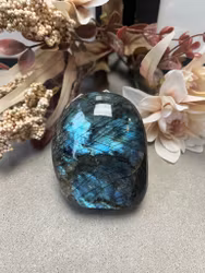 Labradorit, friform #3