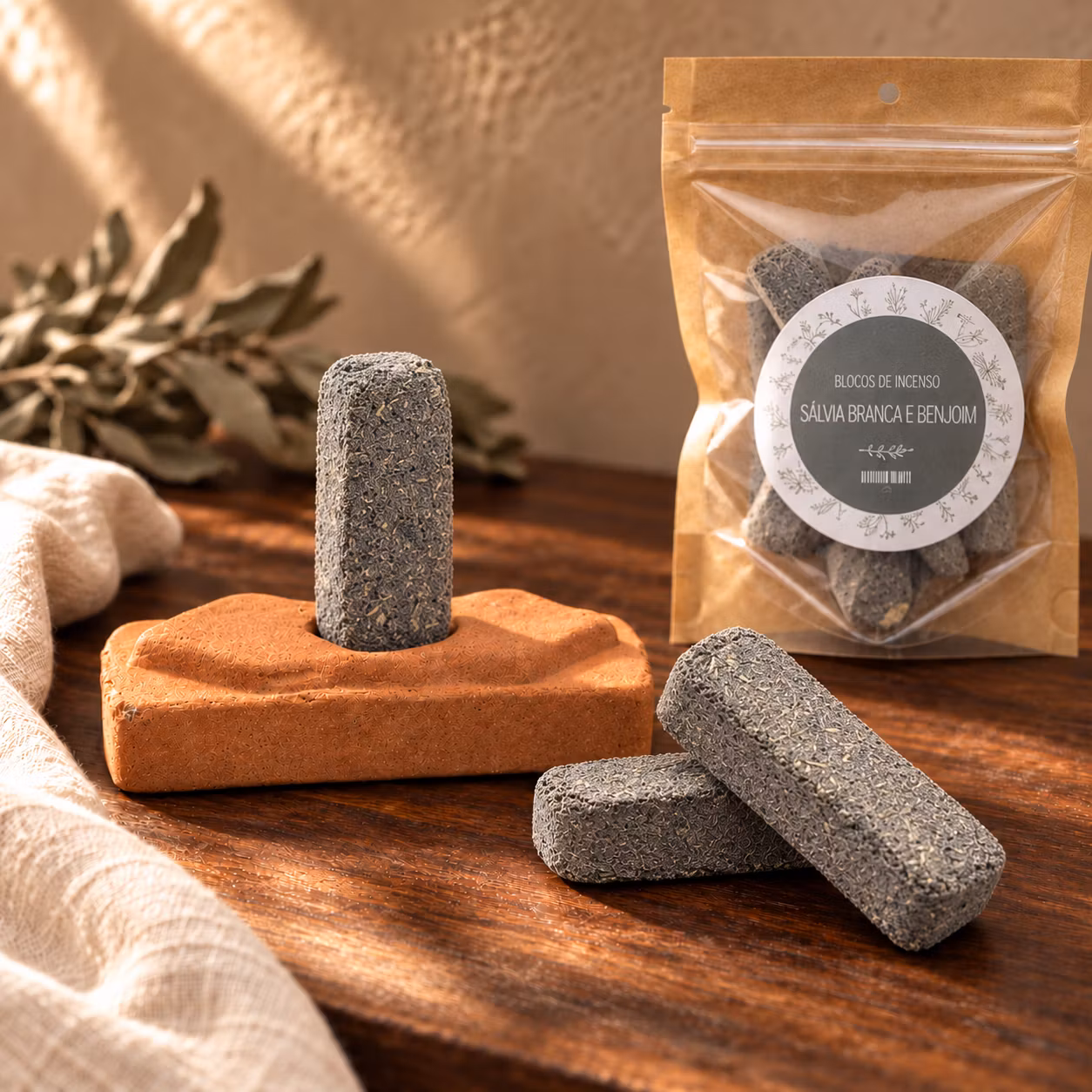 Rökelseblock Vit Salvia & Patchouli med keramisk rökelsehållare