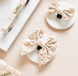 COCOPUP LONDON Luxe Sailor Bow Tie - Vanilla Flower