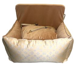 Luxury Dog Car Seat PINK LV