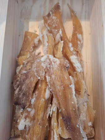 Emmzo Svenskt Hundtugg hel Oxnacksena 1kg