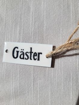 Skylt Gäster