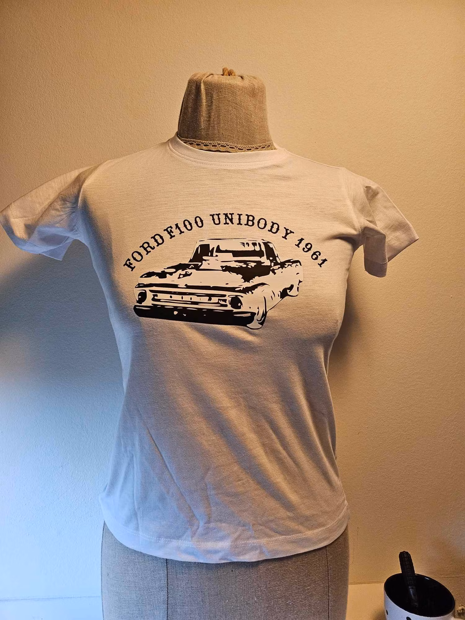 T-shirt - Ford F100 unibody 1961 (barn)