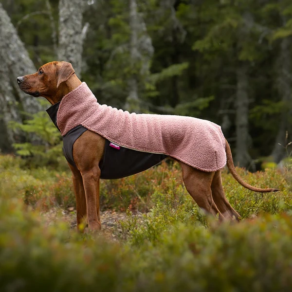 PolarPomppa hundfleece - tröjan är designad för aktiva hundar