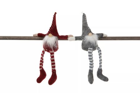 Hängande tomte grå med magnet i händerna 16 cm