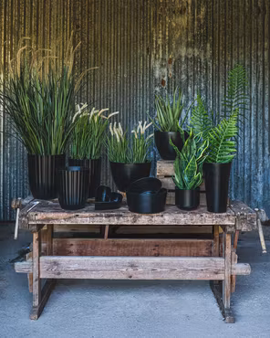 Kruka Hjärta Svart återanvänd plast 20x20x7cm