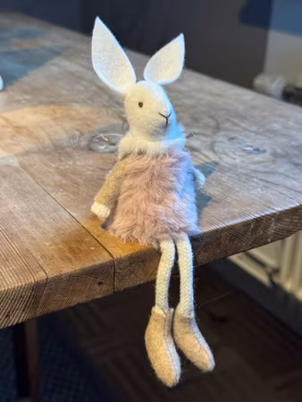 Rosa Fluffy kanin 20 cm