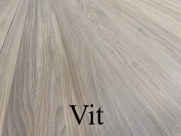 Runt matbord i ek med 1-3 illäggsskivor. Kulör Vitoljad