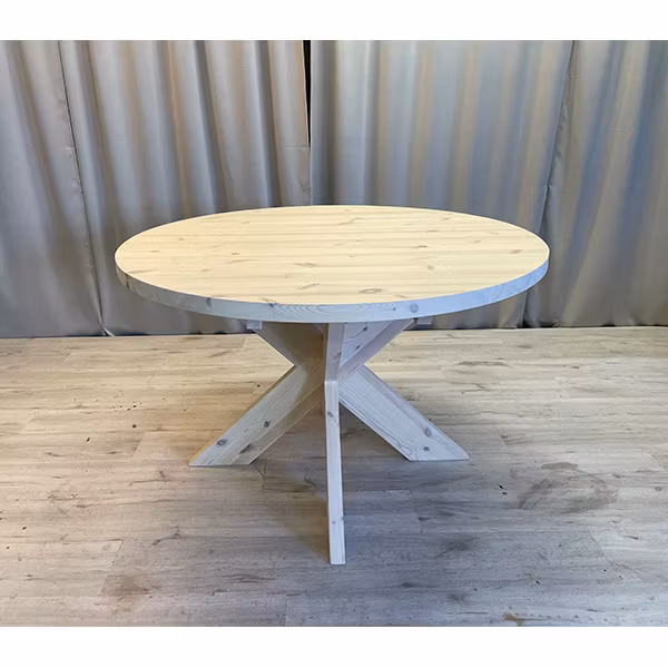 Fast runt matbord tillverkat i furu