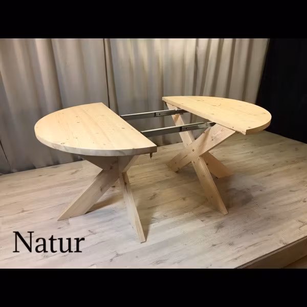 Runt matbord i kvistig Furu. Helstav