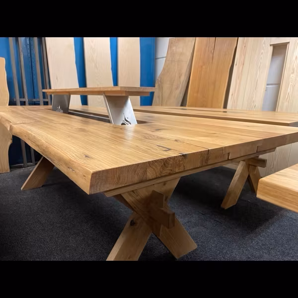 Modell 16 i rustik ek med levande kanter