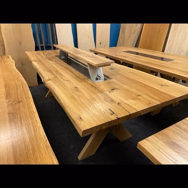 Modell 16 i rustik ek med levande kanter