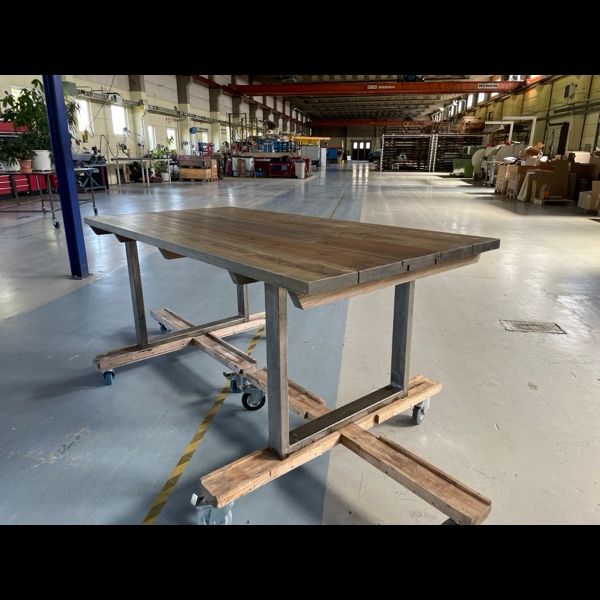 Midsomarbordet modell 24 i furu