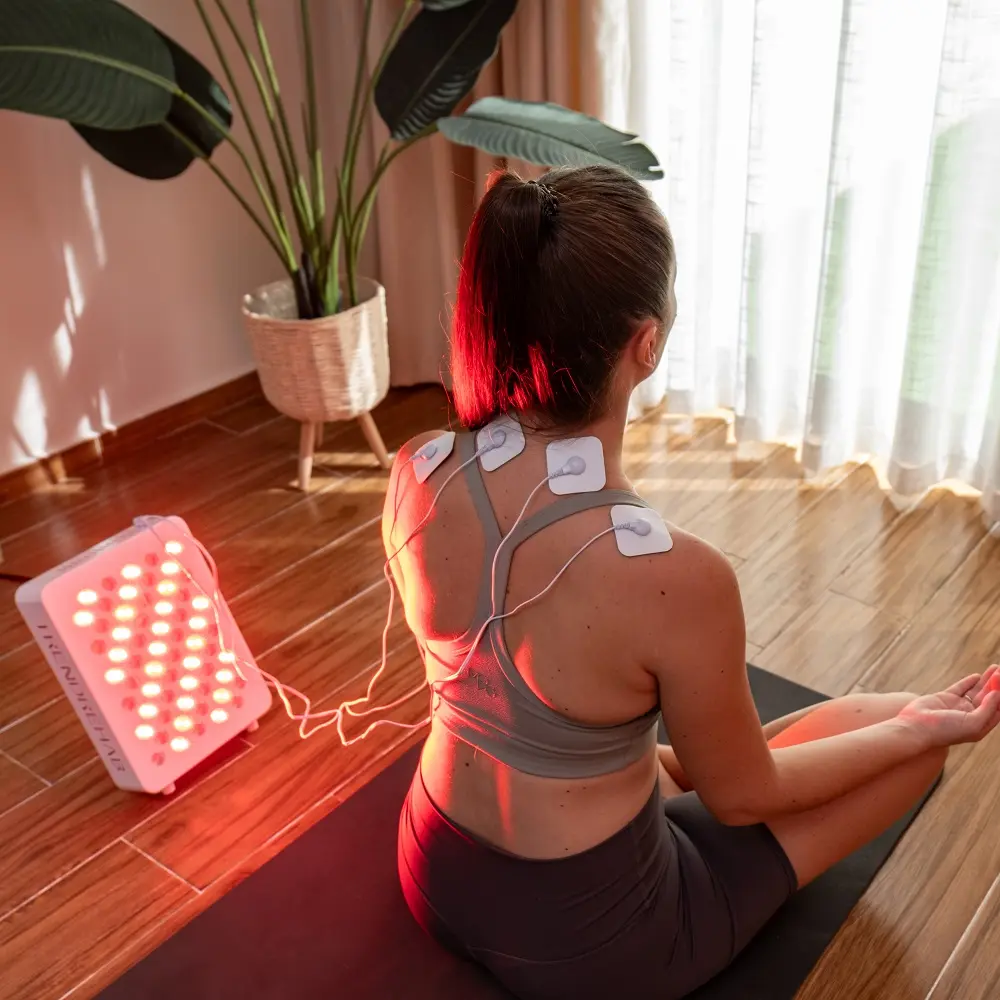 Rödljus- & frekvensterapilampa med TENS, EMS & NIR-ljus