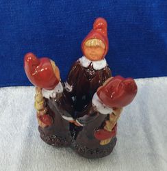 Dansande jul flickor i keramik märk MO